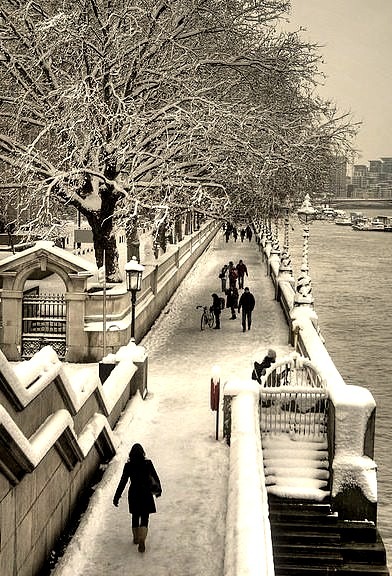 Snowy Day, South Bank, London, England