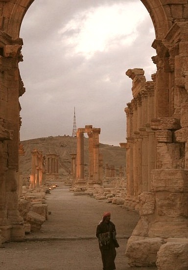 The Monumental Arch and the Great Colonnade, Palmyra / Syria